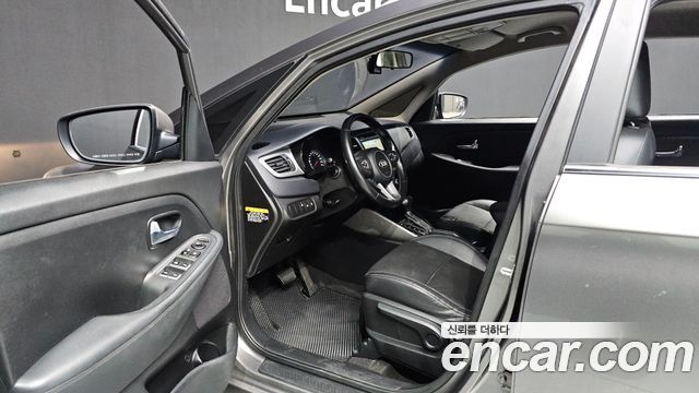 Kia Carens 2.0 LPI Prestige 2018 — фото 10