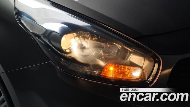 Kia Carens 2.0 LPI Prestige 2018 — фото 22