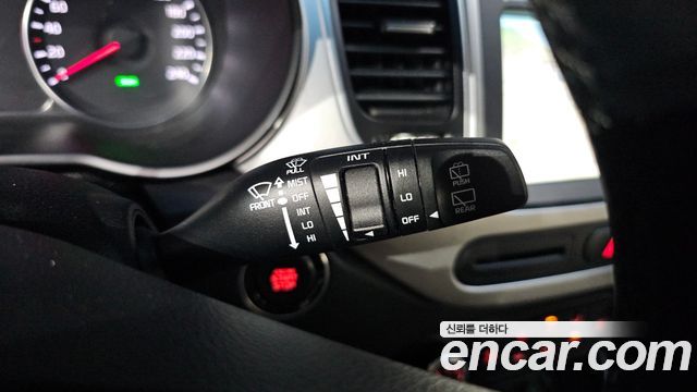 Kia Carens 2.0 LPI Prestige 2018 — фото 27