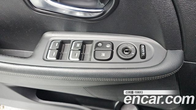 Kia Carens 2.0 LPI Prestige 2018 — фото 28