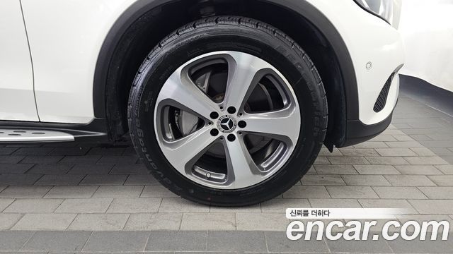 Mercedes-Benz GLC-Class (X253) GLC300 4MATIC 2019 — фото 21