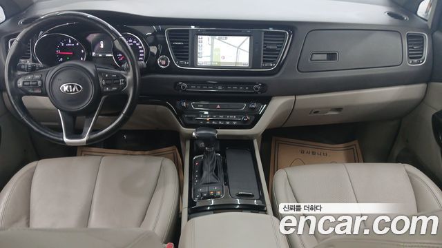 Kia Carnival 9-Seater Noblesse Special 2018 — фото 9