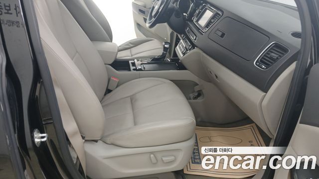 Kia Carnival 9-Seater Noblesse Special 2018 — фото 10