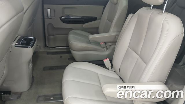 Kia Carnival 9-Seater Noblesse Special 2018 — фото 17