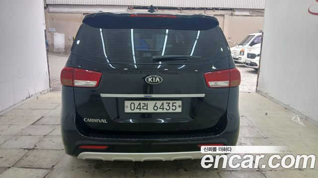 Kia Carnival 9-Seater Noblesse Special 2018 — фото 21