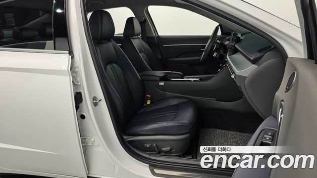 Hyundai Sonata The Edge (DN8) 1.6 Turbo Exclusive 2025 — фото 11