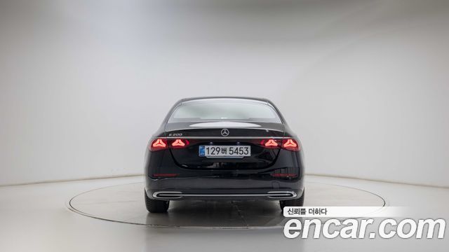 Mercedes-Benz E-Class (W214) E200 Avantgarde 2025 — фото 4