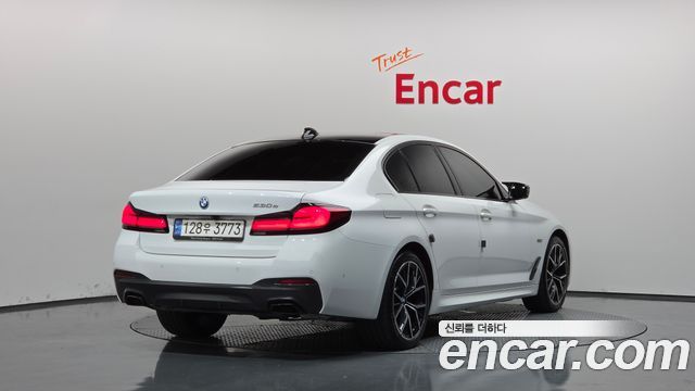 BMW 5 Series (G30) 530e M Sport 2022 — фото 2