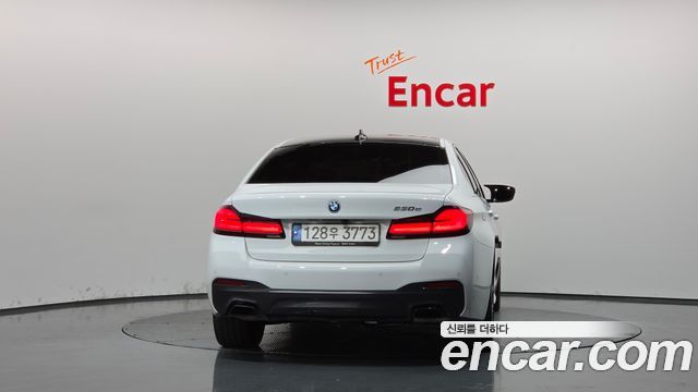 BMW 5 Series (G30) 530e M Sport 2022 — фото 4
