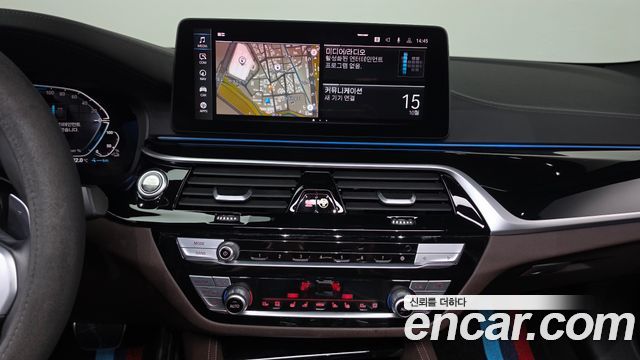 BMW 5 Series (G30) 530e M Sport 2022 — фото 12
