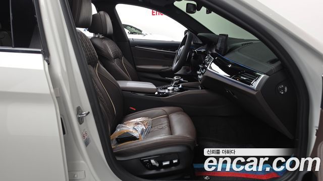 BMW 5 Series (G30) 530e M Sport 2022 — фото 26