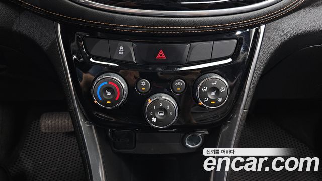 Chevrolet Trax 1.4 Premier 2018 — фото 18