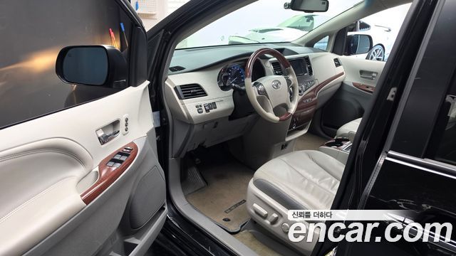 Toyota Sienna 3.5 AWD 2014 — фото 10