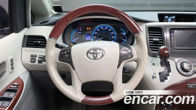 Toyota Sienna 3.5 AWD 2014 — фото 12