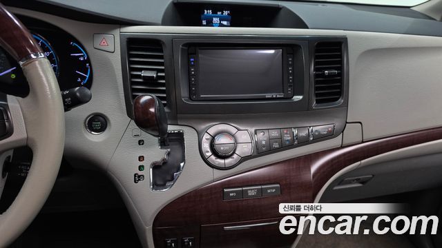 Toyota Sienna 3.5 AWD 2014 — фото 13