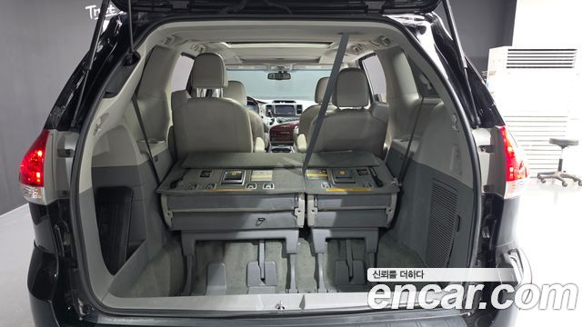 Toyota Sienna 3.5 AWD 2014 — фото 20