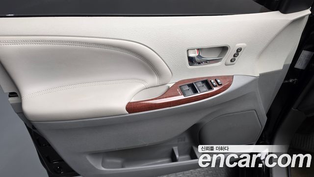 Toyota Sienna 3.5 AWD 2014 — фото 24