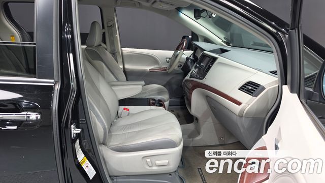 Toyota Sienna 3.5 AWD 2014 — фото 26