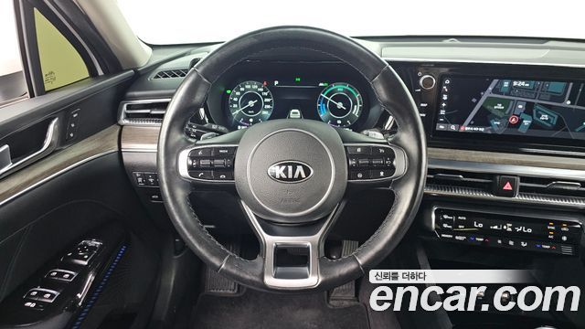 Kia K5 Hybrid (III) Signature 2020 — фото 13