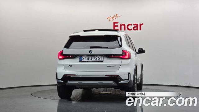 BMW X1 (U11) xDrive 20i xLine 2024 — фото 4