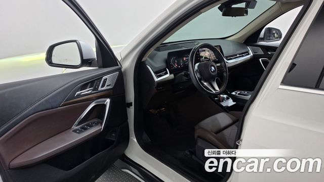 BMW X1 (U11) xDrive 20i xLine 2024 — фото 10