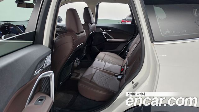BMW X1 (U11) xDrive 20i xLine 2024 — фото 11