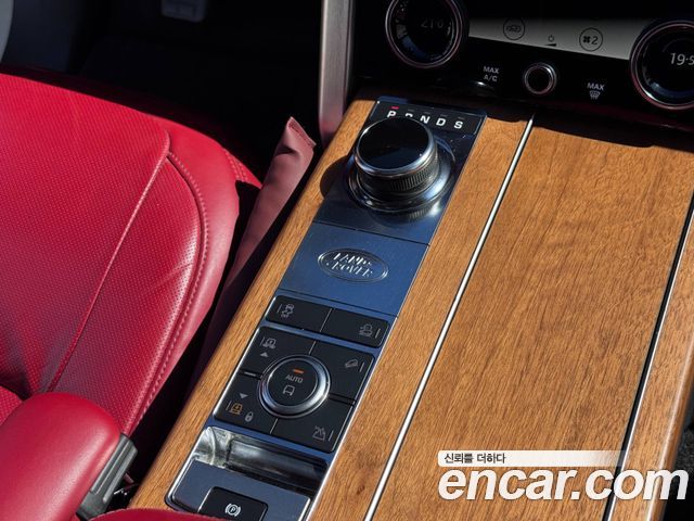 Land Rover Range Rover (IV) 4.4 SDV8 AB LWB DIESEL 2019 — фото 19