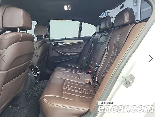 BMW 5 Series (G30) 520d xDrive M Sport Package Plus 2019 — фото 16