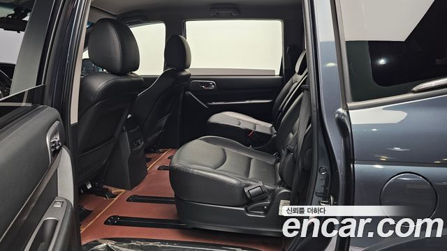 KG Mobility (SsangYong) Korando Turismo 4WD TX 9-seater 2017 — фото 12