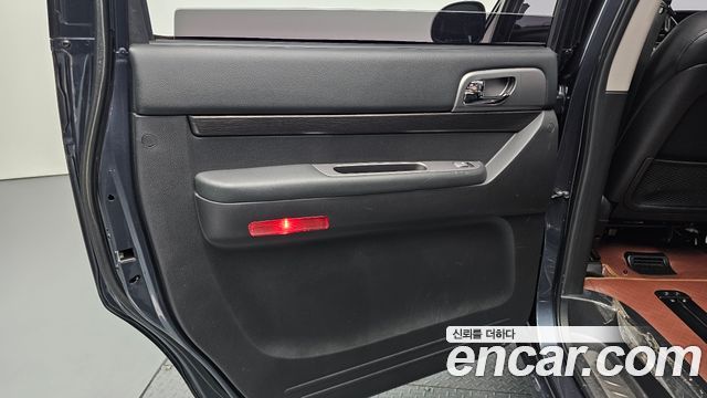 KG Mobility (SsangYong) Korando Turismo 4WD TX 9-seater 2017 — фото 25