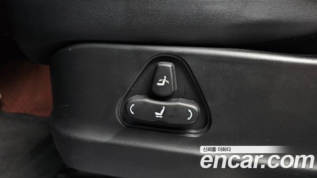KG Mobility (SsangYong) Korando Turismo 4WD TX 9-seater 2017 — фото 31