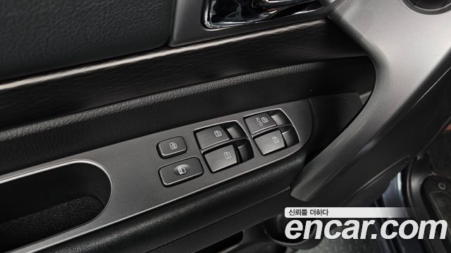 KG Mobility (SsangYong) Korando Turismo 4WD TX 9-seater 2017 — фото 32