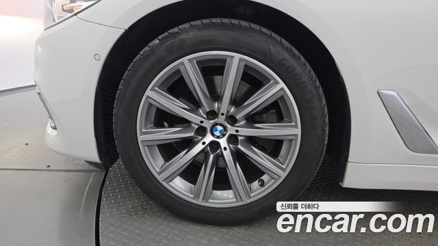 BMW 5 Series (G30) 520i Luxury 2019 — фото 5
