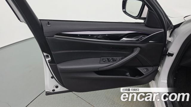 BMW 5 Series (G30) 520i Luxury 2019 — фото 24