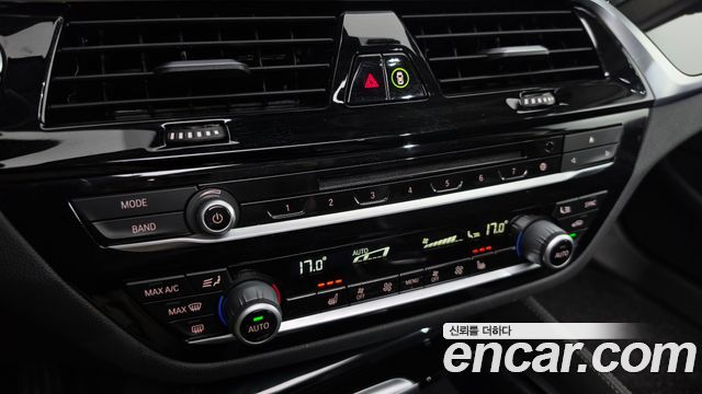 BMW 5 Series (G30) 520i Luxury 2019 — фото 33