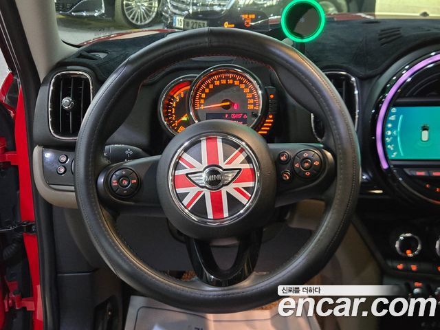 MINI Cooper D Countryman ALL4 HIGH 2nd 2017 — фото 9