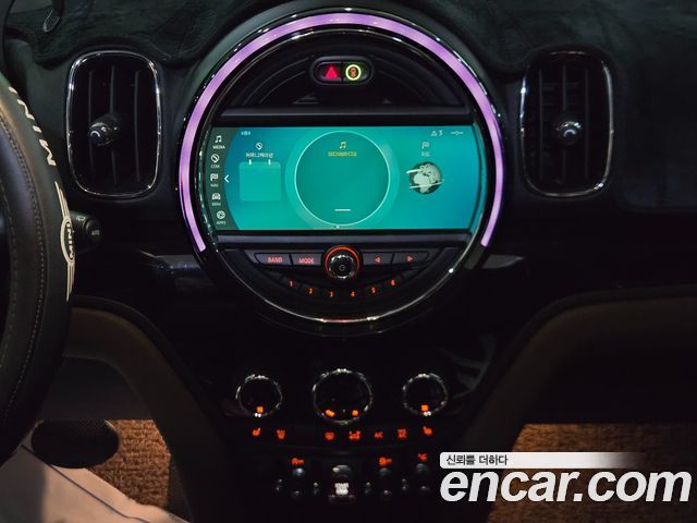 MINI Cooper D Countryman ALL4 HIGH 2nd 2017 — фото 15