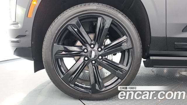 Cadillac Escalade (V) 6.2 ESV ESV Sports Platinum 2025 — фото 5