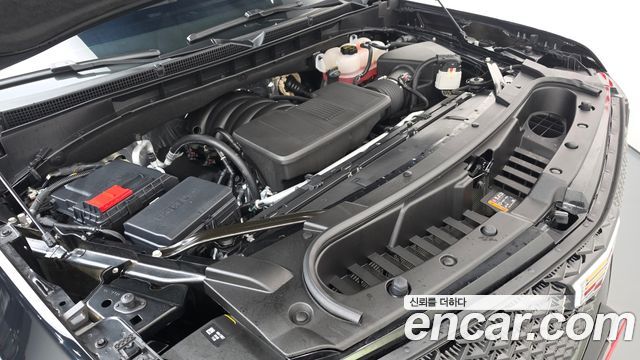 Cadillac Escalade (V) 6.2 ESV ESV Sports Platinum 2025 — фото 6