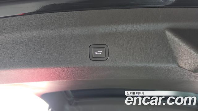 Cadillac Escalade (V) 6.2 ESV ESV Sports Platinum 2025 — фото 16