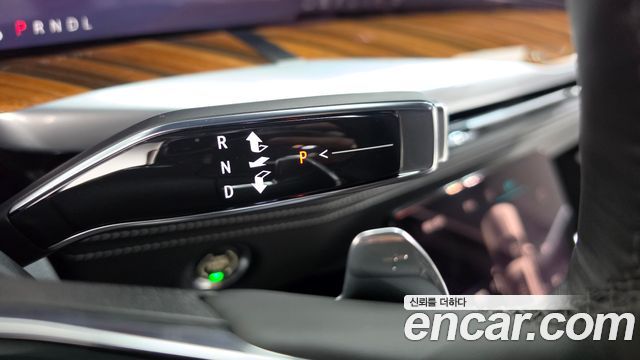 Cadillac Escalade (V) 6.2 ESV ESV Sports Platinum 2025 — фото 19
