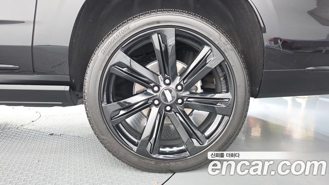 Cadillac Escalade (V) 6.2 ESV ESV Sports Platinum 2025 — фото 21