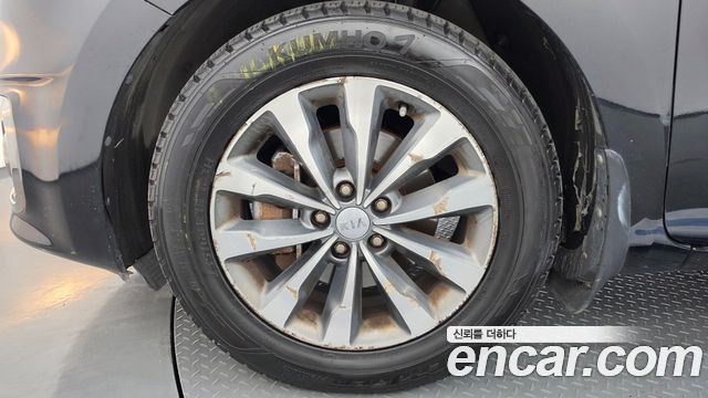 Kia Carnival 9-seater Luxury 2016 — фото 5