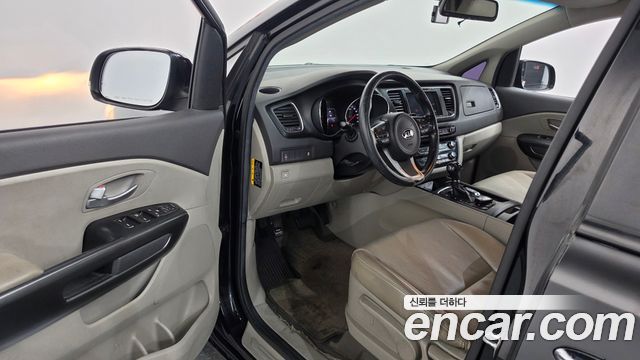 Kia Carnival 9-seater Luxury 2016 — фото 10