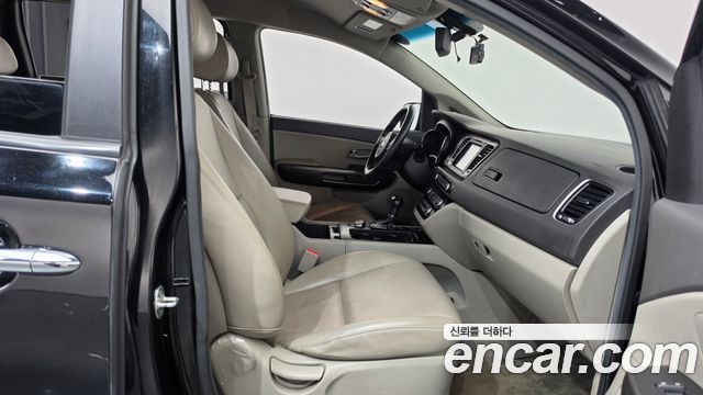 Kia Carnival 9-seater Luxury 2016 — фото 11