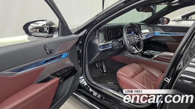 BMW 7 Series (G70) 740i sDrive M Sport 2023 — фото 10