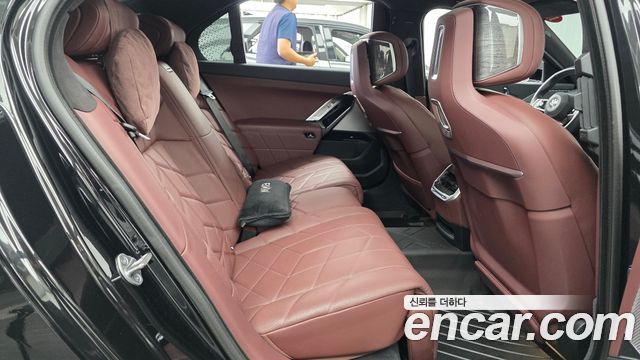 BMW 7 Series (G70) 740i sDrive M Sport 2023 — фото 11