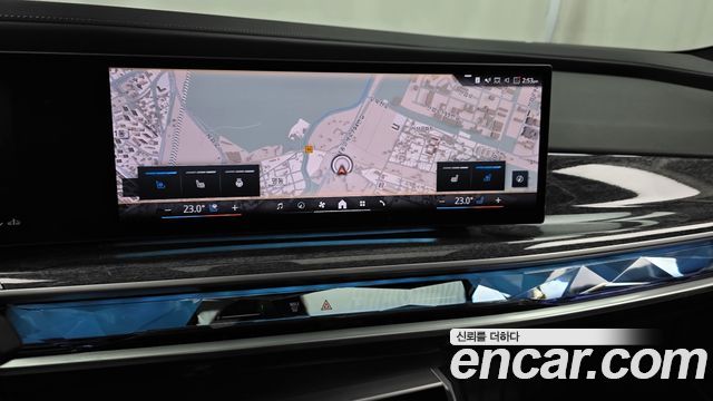 BMW 7 Series (G70) 740i sDrive M Sport 2023 — фото 13