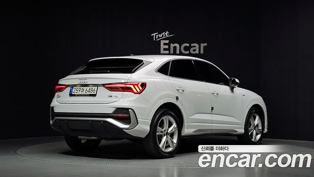 Audi Q3 (F3) 35 TDI Premium Sportback 2022 — фото 2