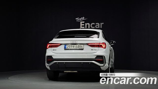 Audi Q3 (F3) 35 TDI Premium Sportback 2022 — фото 4
